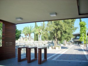 Erst wollte man mich nicht reinlassen, da ich nicht "angemessen" gekleidet war. Der Mann an der Kasse hattte dann aber entdeckt, dass ich mit dem Fahrrad gekommen war, und ein Auge zugedrückt. 