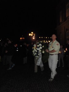 Auf dem Weg zum Denkmal.